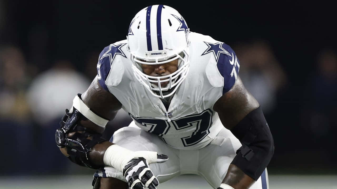 Dallas Cowboys Offensive Lineman Ready Position Wallpaper