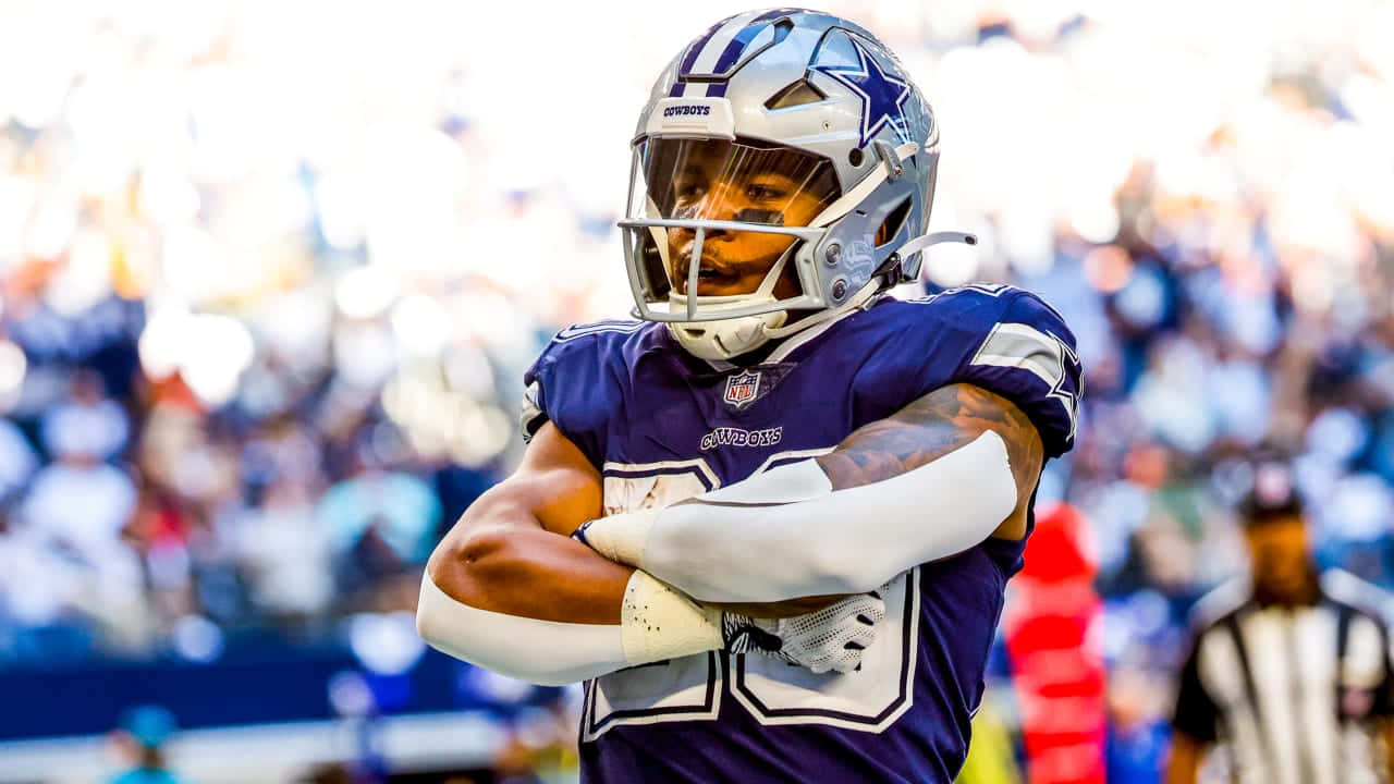 Dallas Cowboys Player Focused Before Game Wallpaper