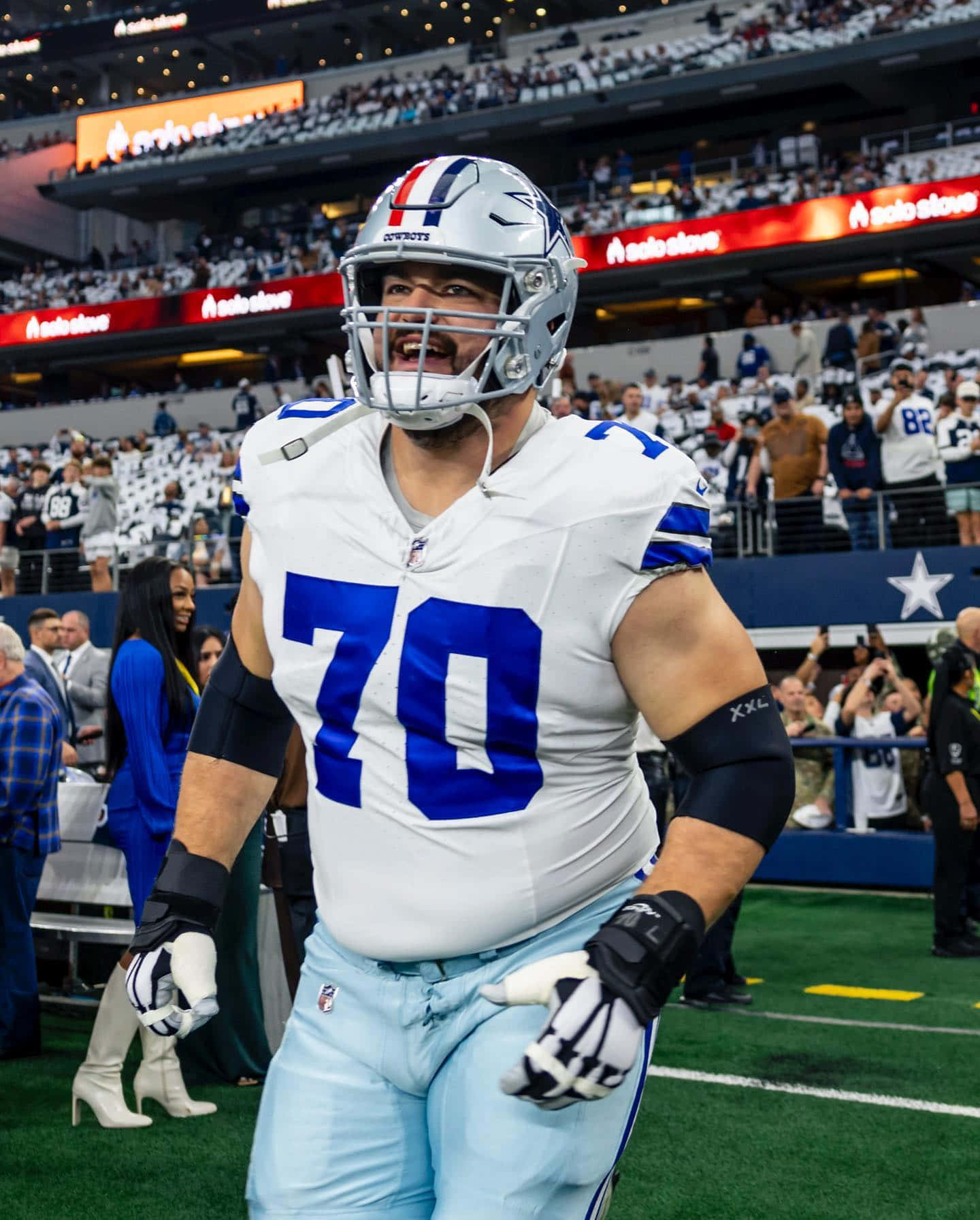 Dallas Cowboys Player Number70 Wallpaper