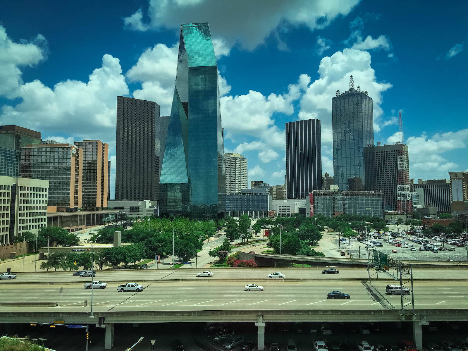 Dallas Skyline Trees And Cars Wallpaper