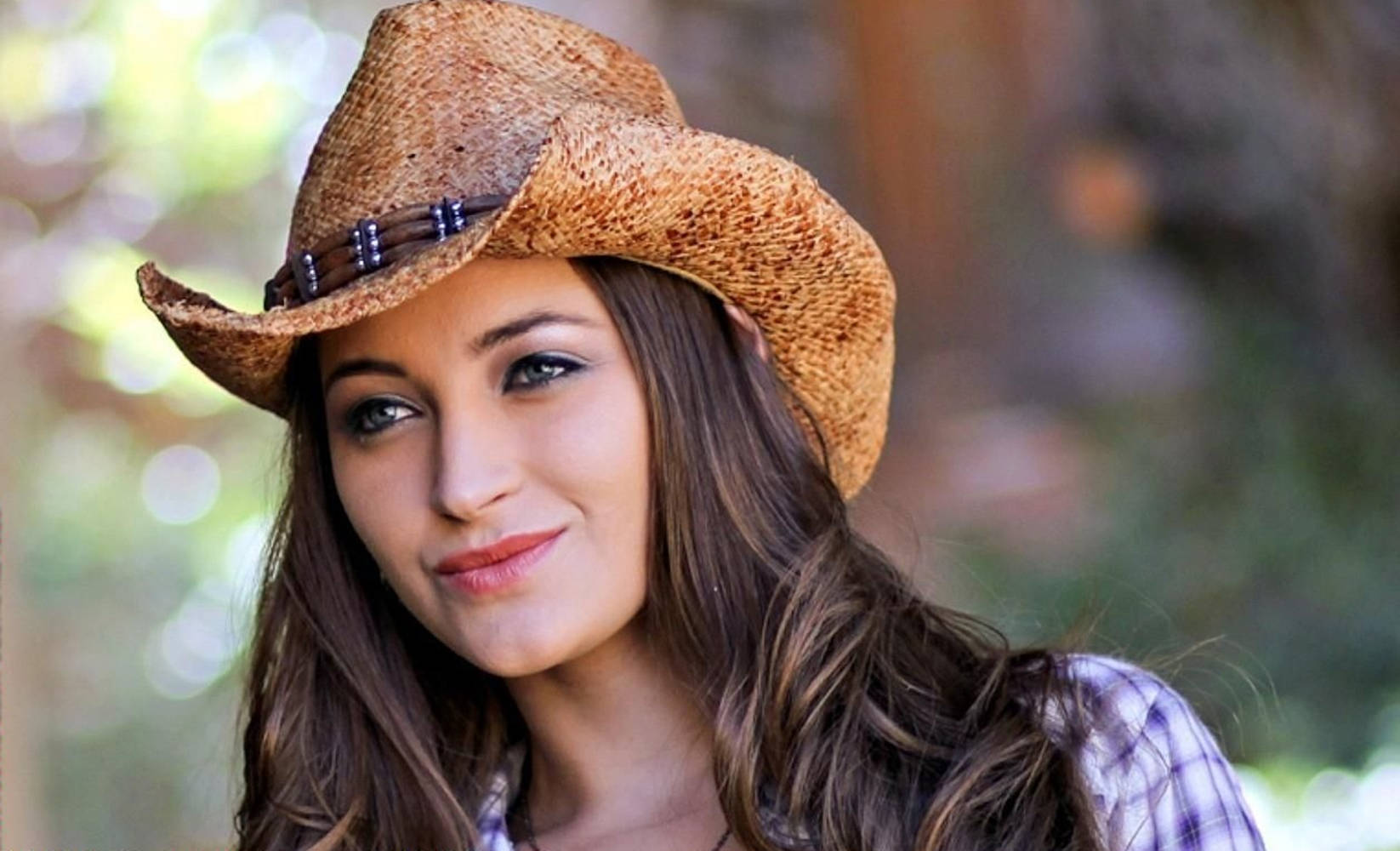 Dani Daniels In Cowboy Hat Wallpaper