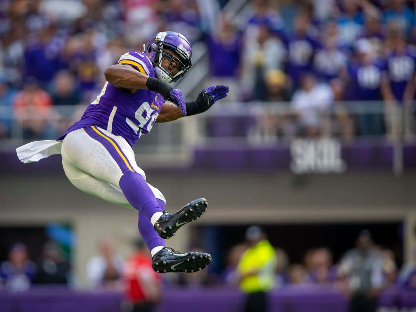 Danielle Hunter Celebrating Against Detroit Lions Wallpaper