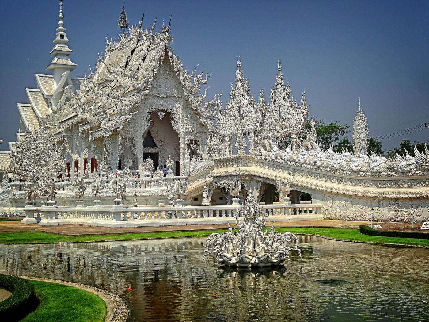 Dark Period In Chiang Rai's White Temple Wallpaper