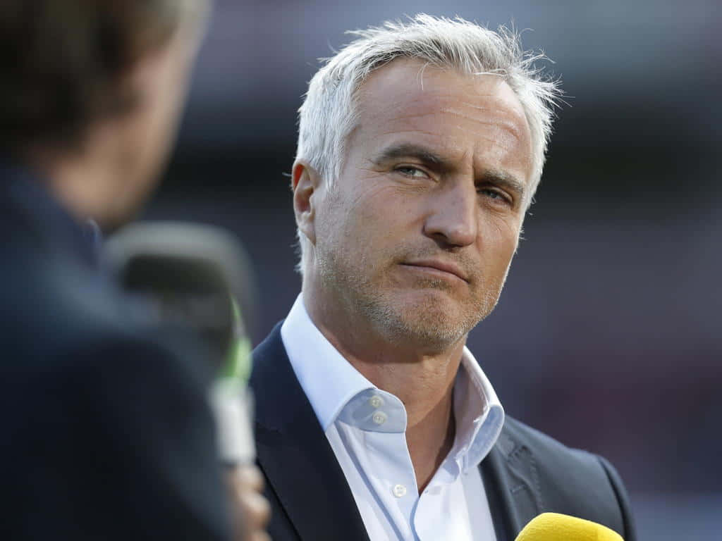 David Ginola Curious Reaction Candid Photography Wallpaper