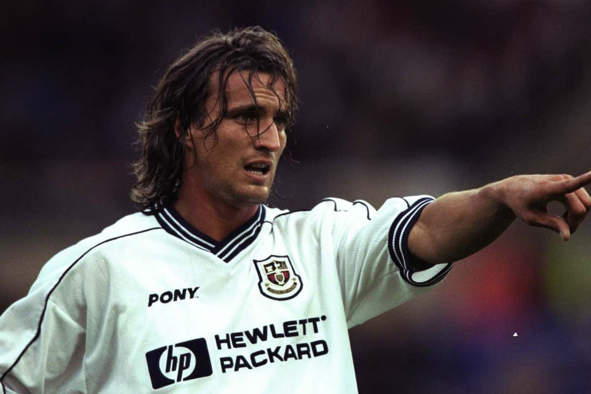 David Ginola Pointing Football Photography Wallpaper