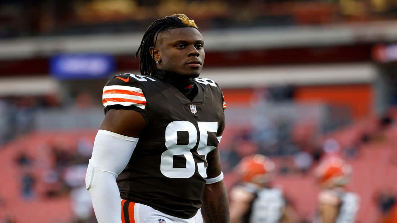 David Njoku Cleveland Browns Stadium Wallpaper