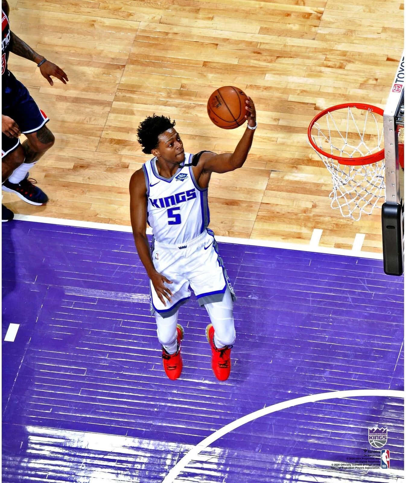 De'aaron Fox Layup Nba Player Wallpaper