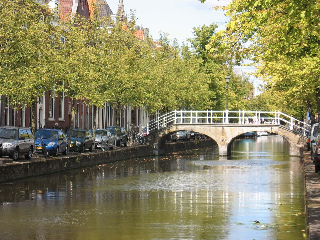 Delft Canal Viewwith Bridge Wallpaper