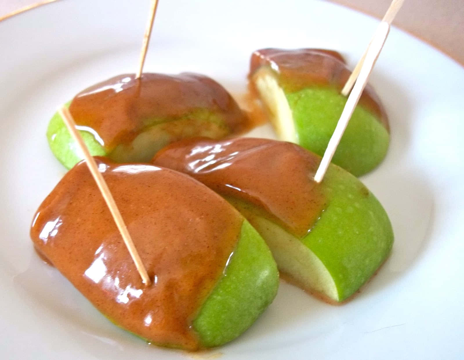 Delicious Homemade Caramel Apples Wallpaper