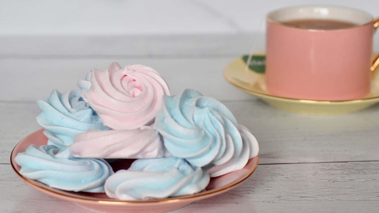 Deliciously Sweet Meringue Wallpaper