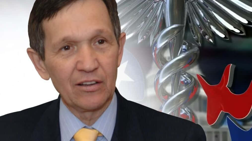 Dennis Kucinich In Suit And Tie Wallpaper