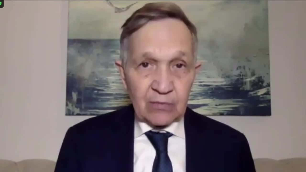 Dennis Kucinich With Serious Face Wallpaper