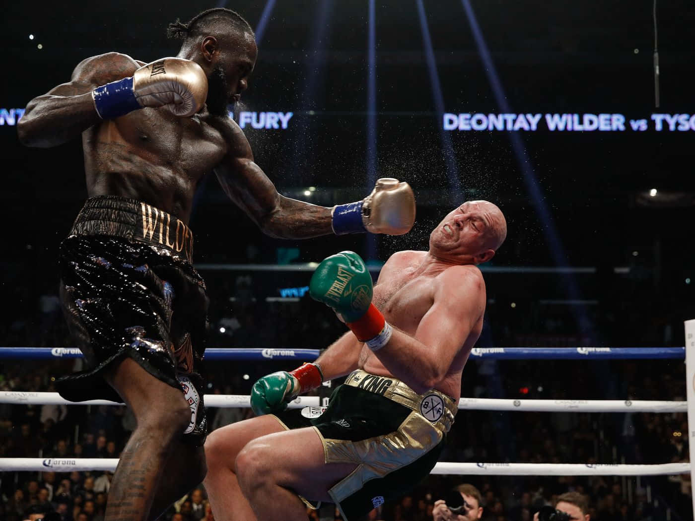 Deontay Wilder Lands Punchon Tyson Fury Wallpaper