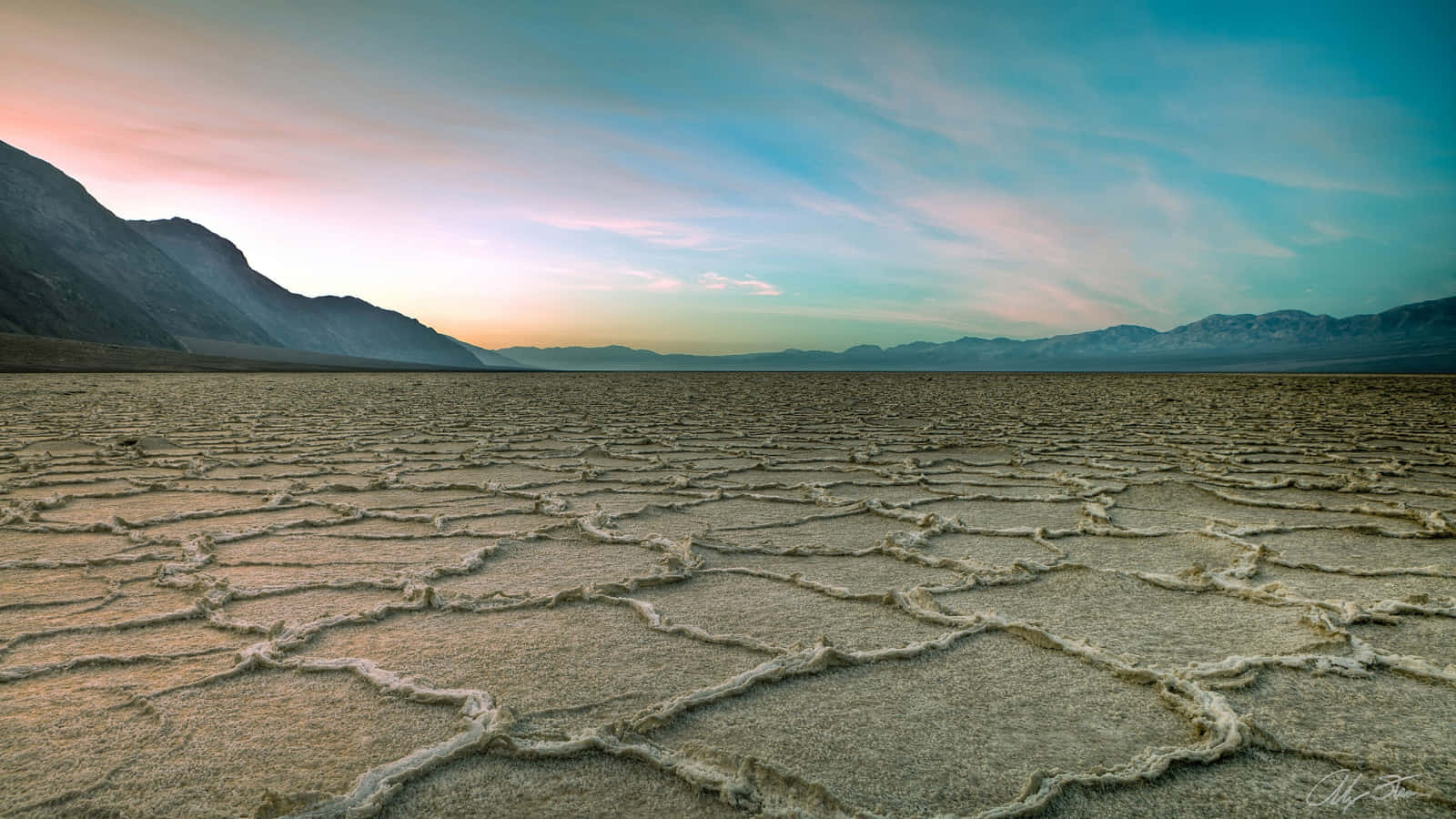 Desolate Dry Land Field Wallpaper