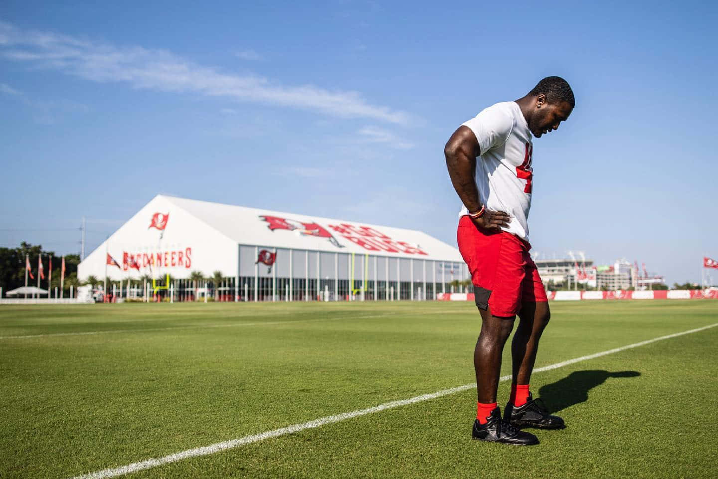 Devin White Training Camp Buccaneers Wallpaper