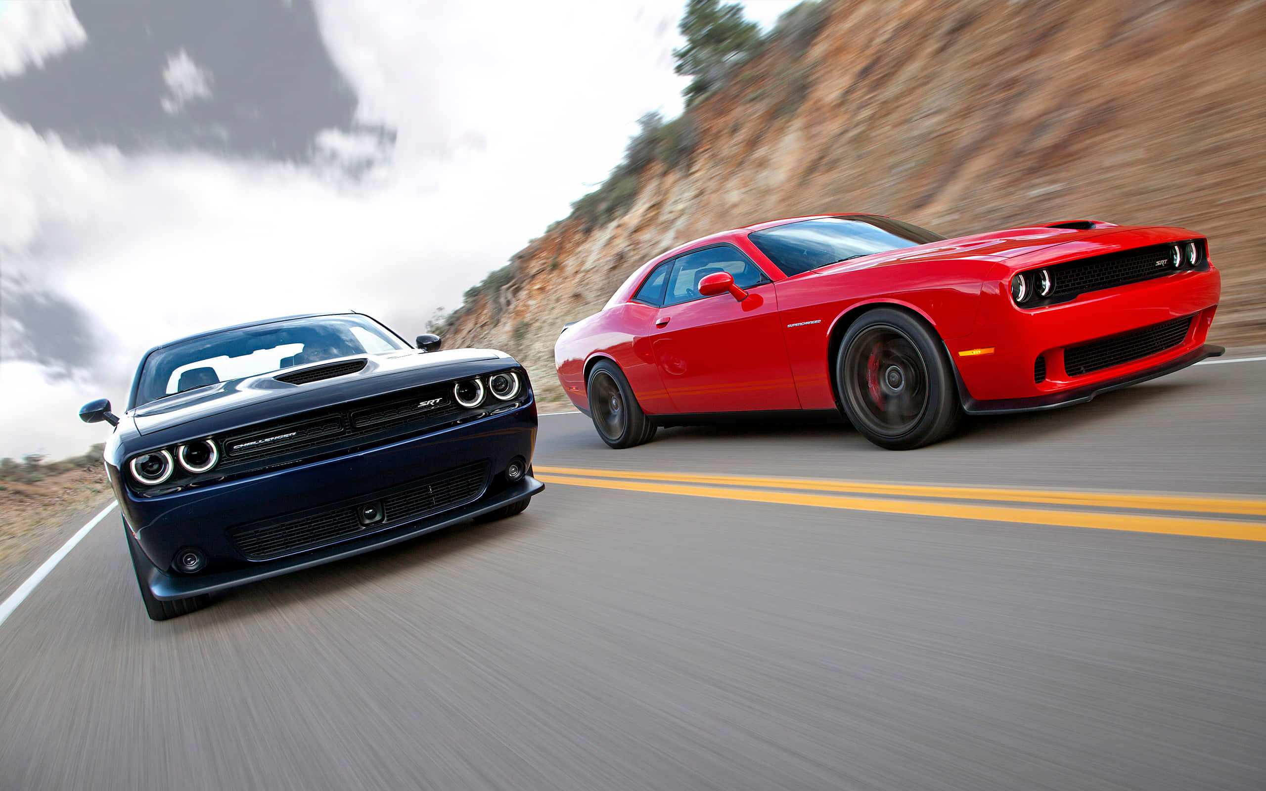 Dodge Challenger Vs Dodge Challenger Srt Wallpaper