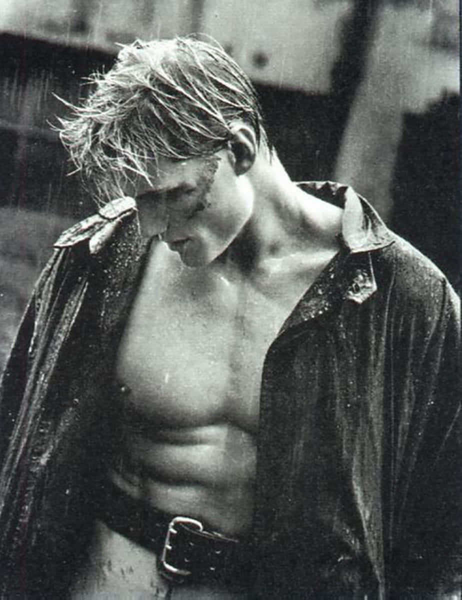 Dolph Lundgren In Action Wallpaper