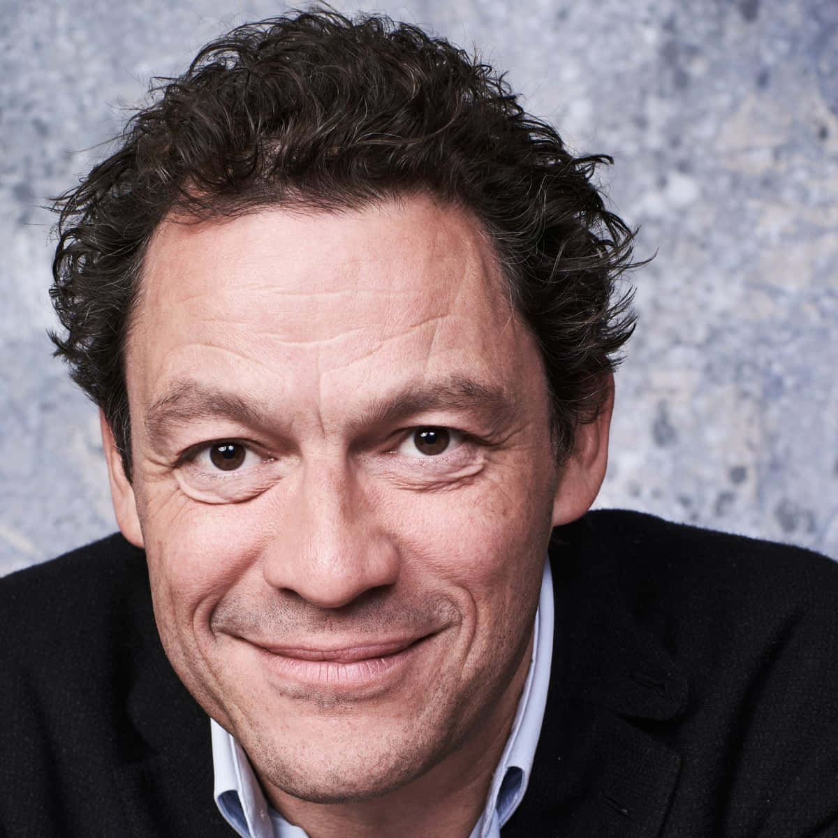 Dominic West - The Epitome Of Charm And Elegance Wallpaper