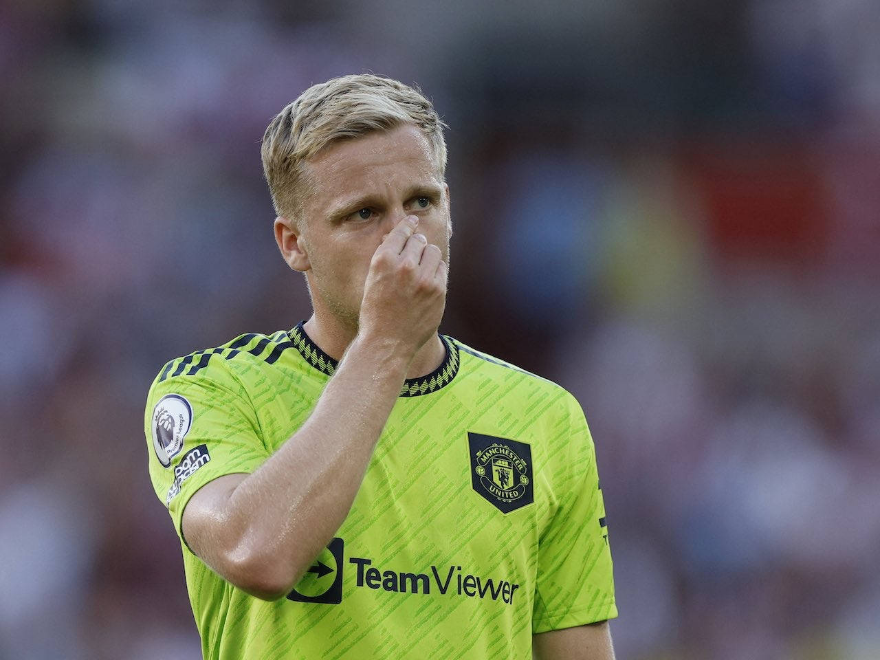 Donny Van De Beek Pinching Nose Wallpaper