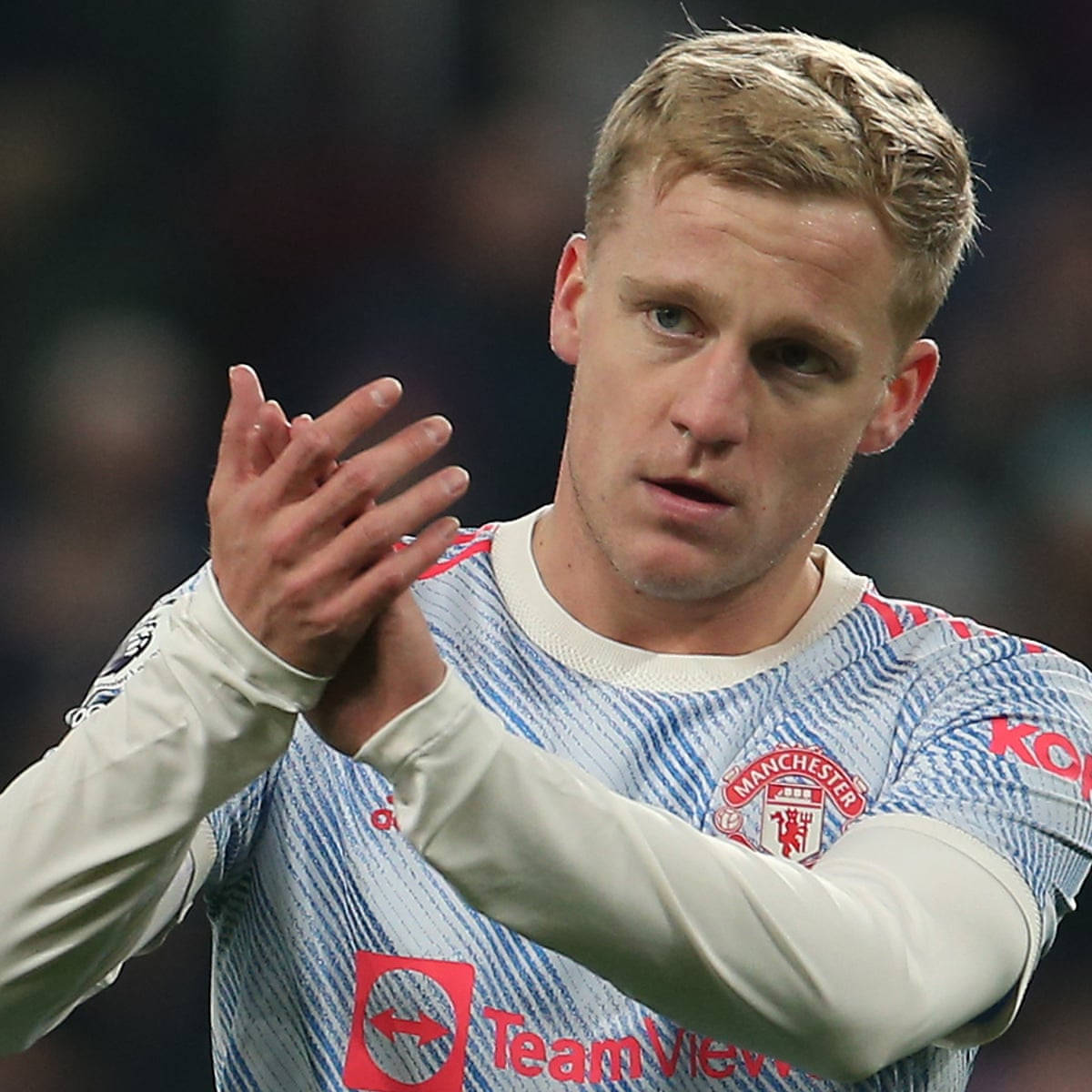 Donny Van De Beek Serious Clapping Wallpaper