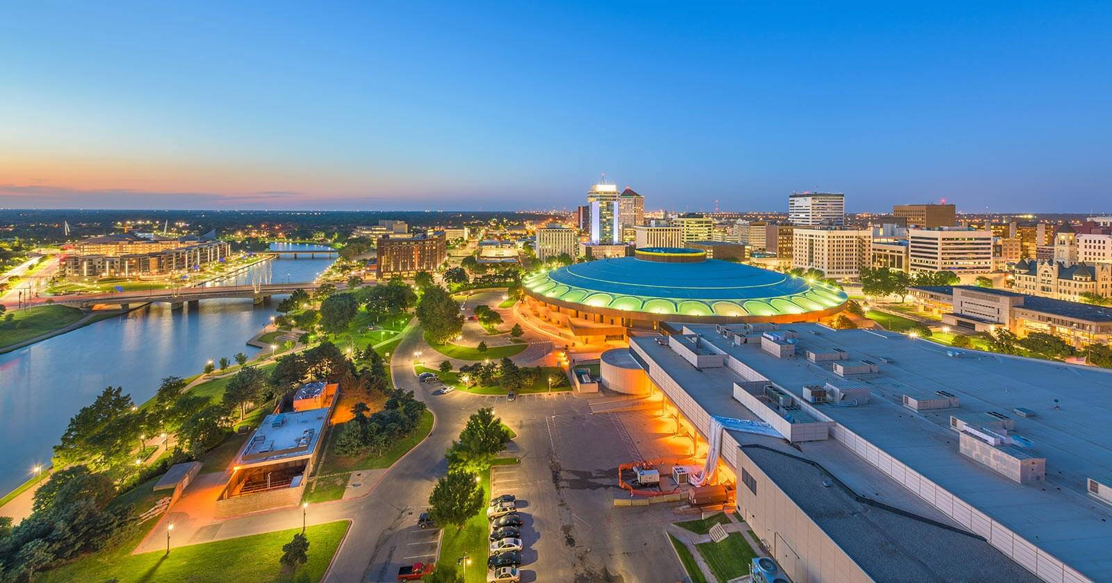 Downtown Of Wichita At Night Wallpaper