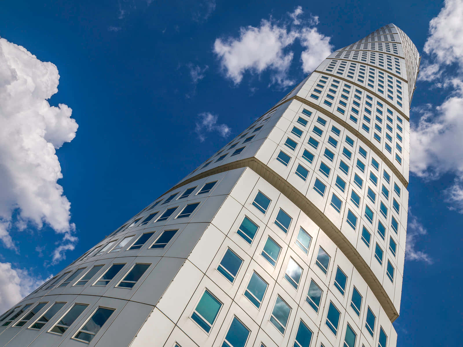 Dramatic Skyline View Of The Turning Torso, Sweden's Tallest Building Wallpaper