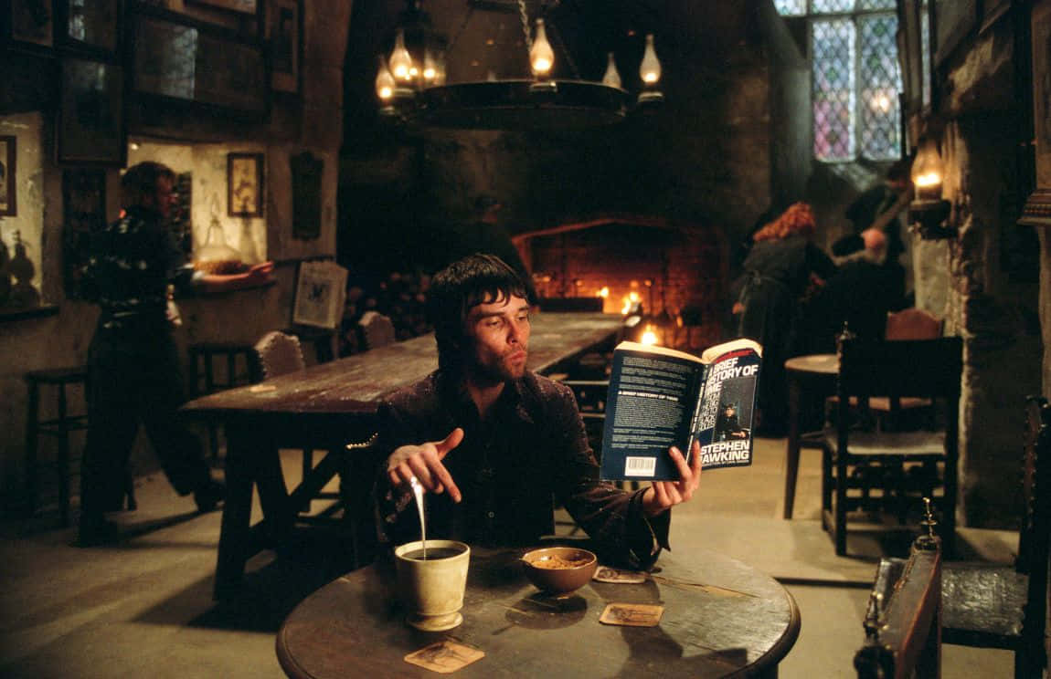 Drinks, Feasts, And Magic Await Inside The Leaky Cauldron Wallpaper