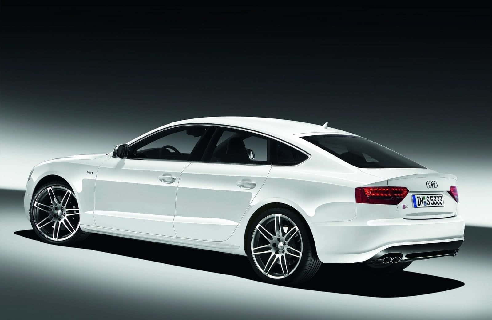 Dynamic And Stunning Audi A5 Wallpaper