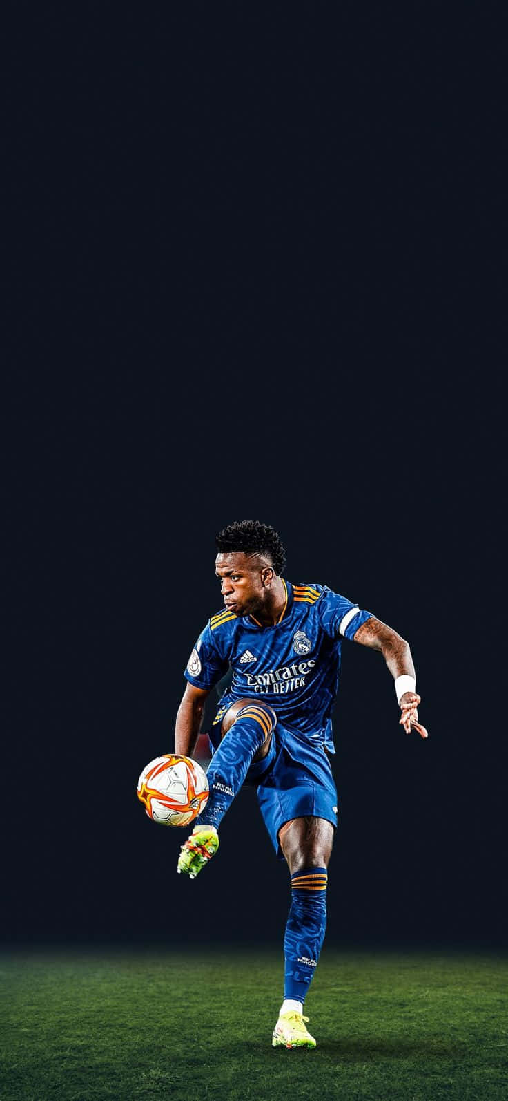 Dynamic Soccer Player Action4 K Wallpaper