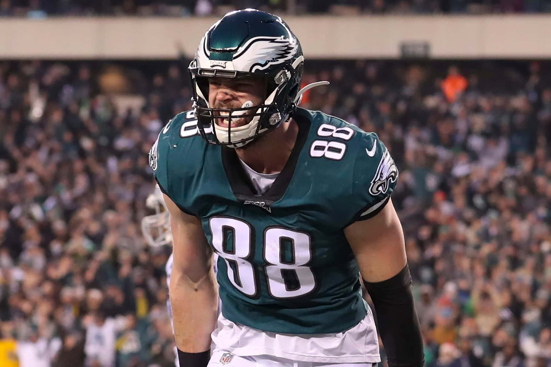 Eagles Tight End In Action Wallpaper