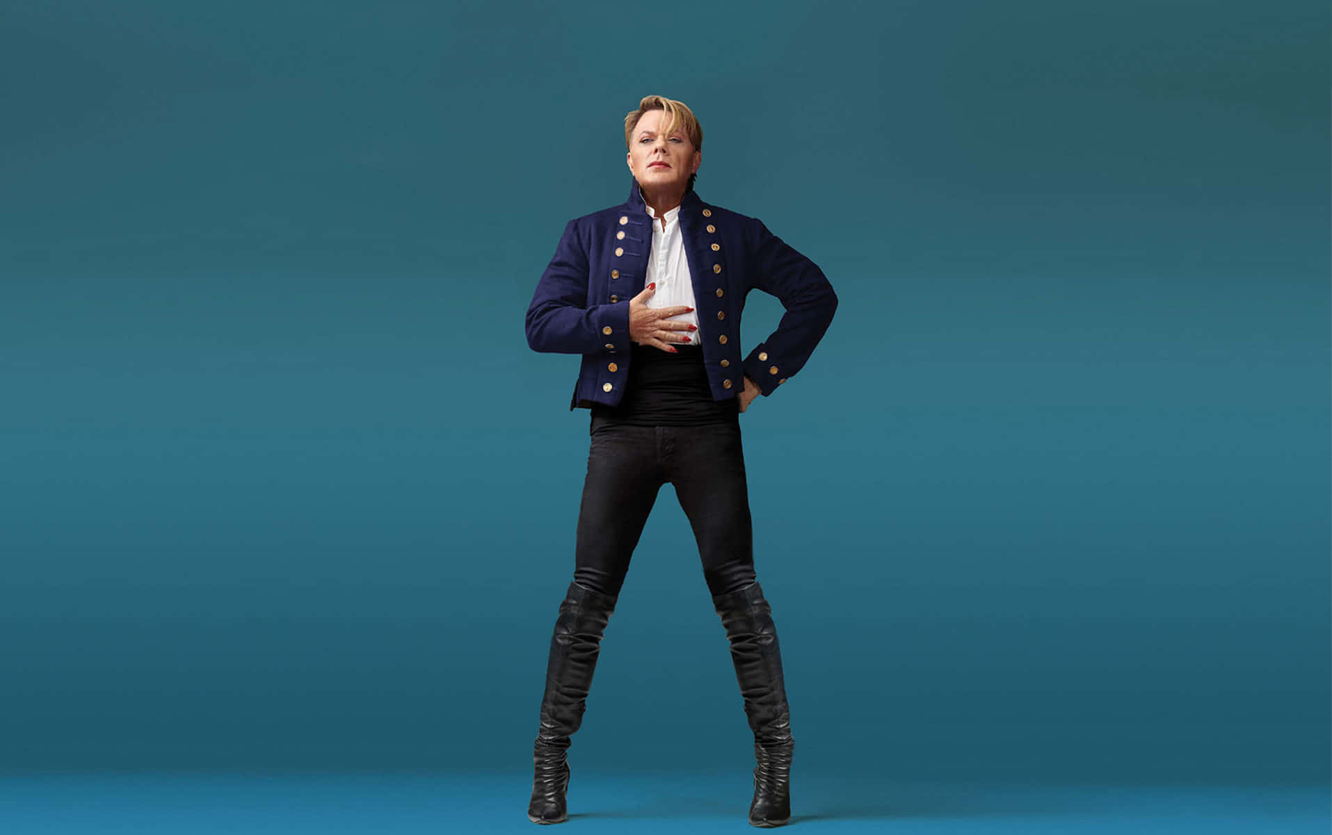 Eddie Izzard - A Unique Comedy Maestro Wallpaper