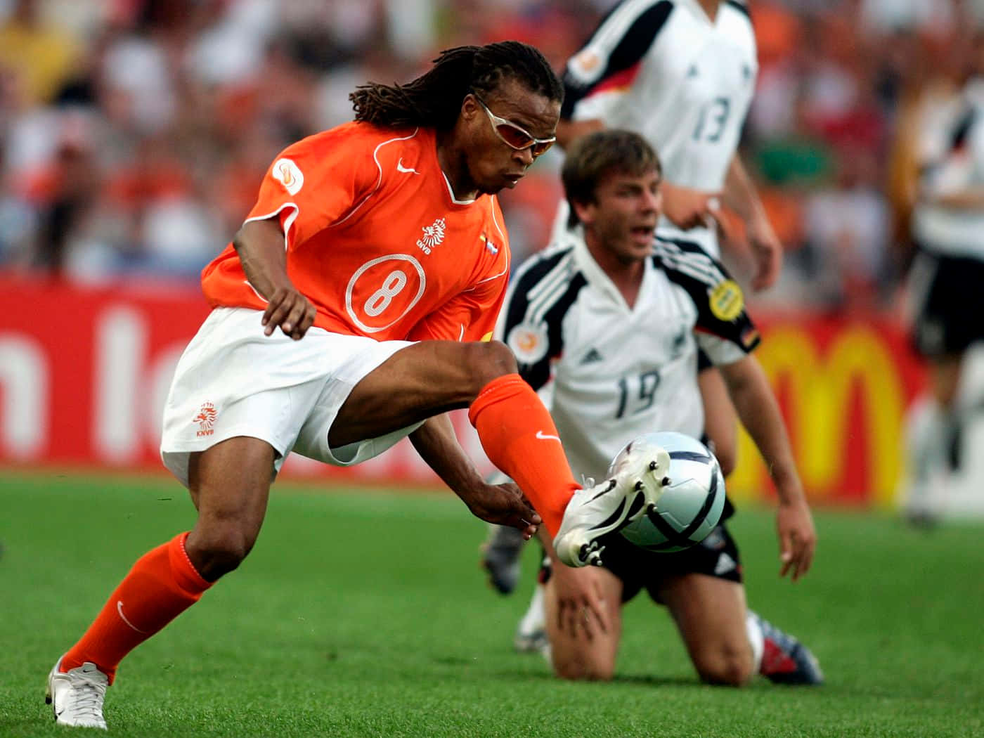 Edgar Davids #8 Mid Fielder Wallpaper