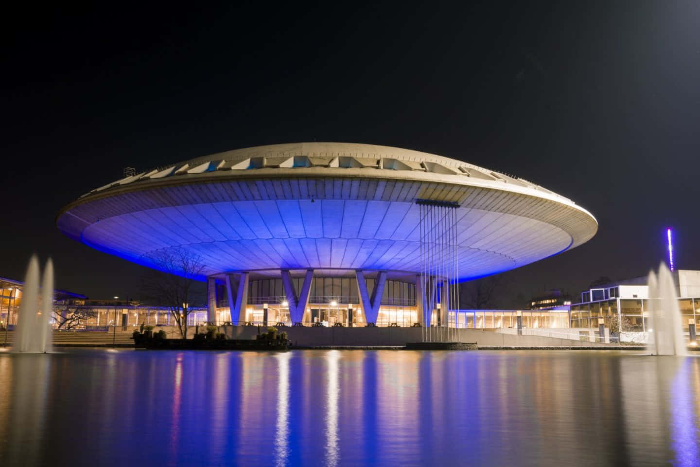 Eindhoven Evoluon Nighttime View Wallpaper