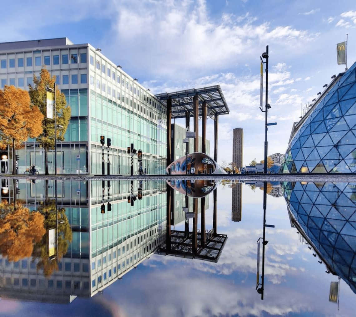 Eindhoven Reflectionsof Urban Architecture Wallpaper