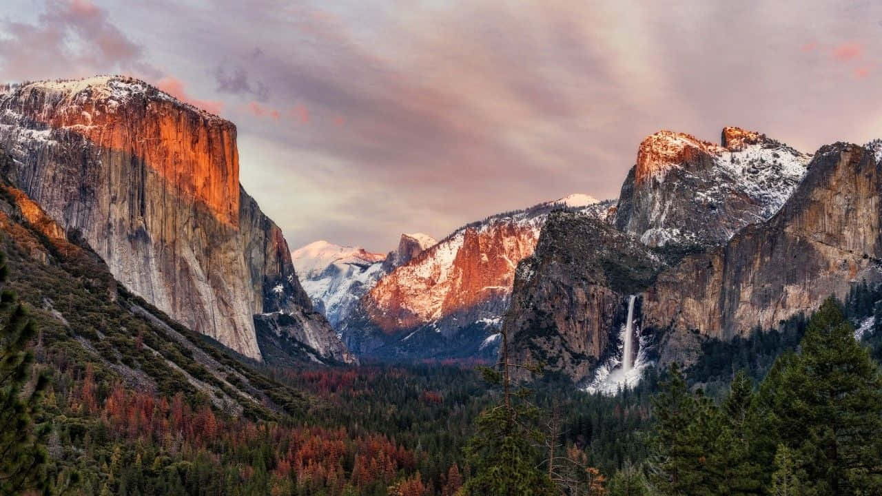 El Capitan Vertical Rock Formation Wallpaper