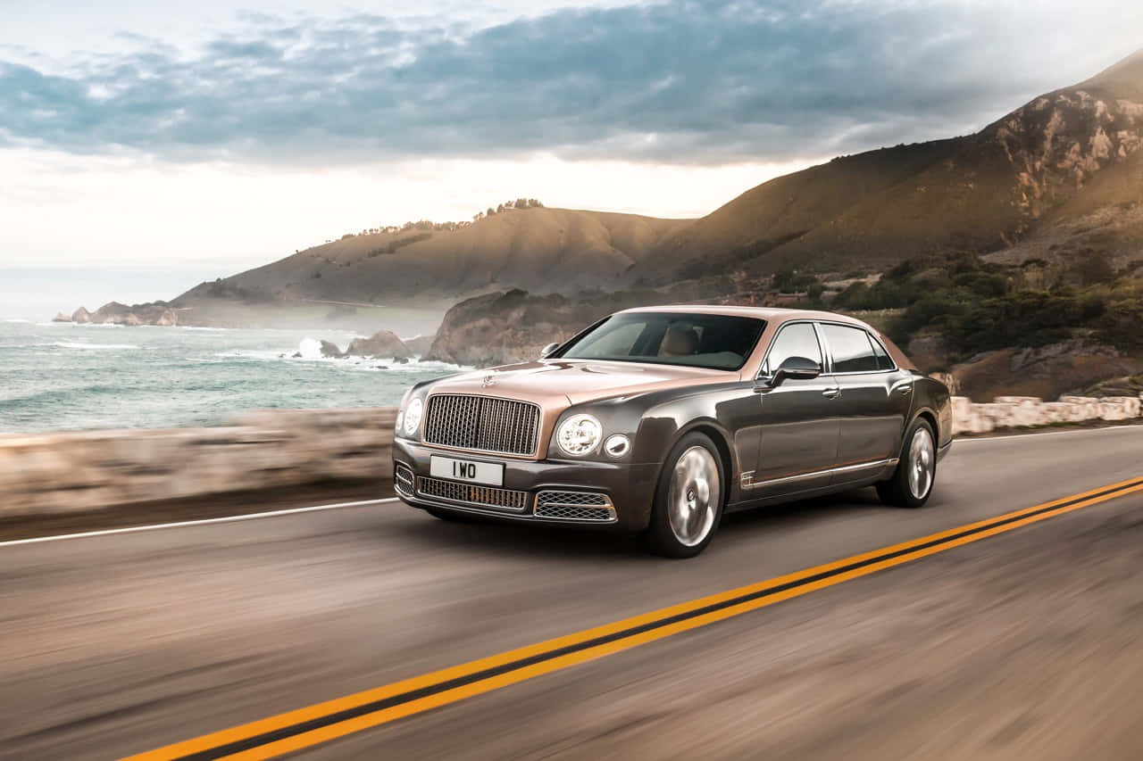 Elegant Bentley Mulsanne In Motion Wallpaper