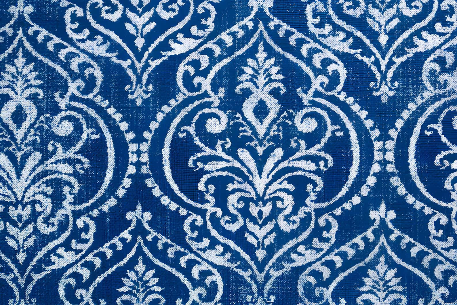 Elegant Blue Damask Pattern Wallpaper