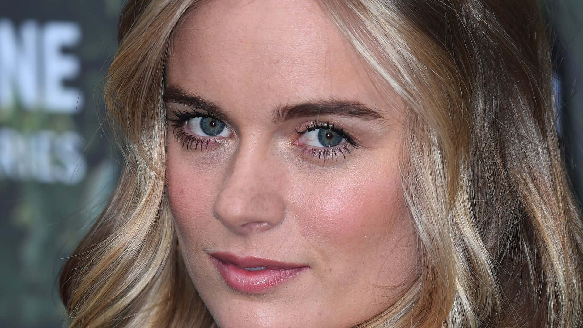 Elegant Cressida Bonas At A High-profile Event Wallpaper