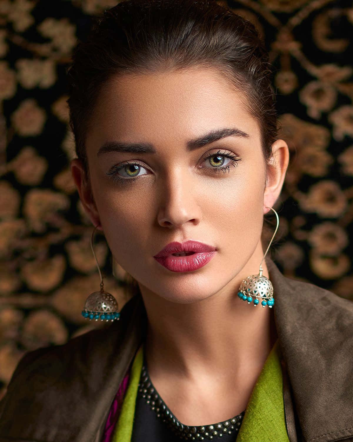 Elegant Portrait Amy Jackson Wallpaper