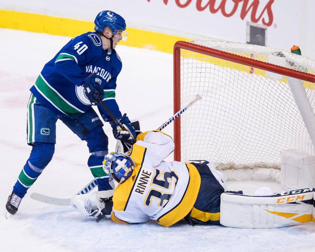 Elias Pettersson Penalty Shot Against Nashville Predators Wallpaper