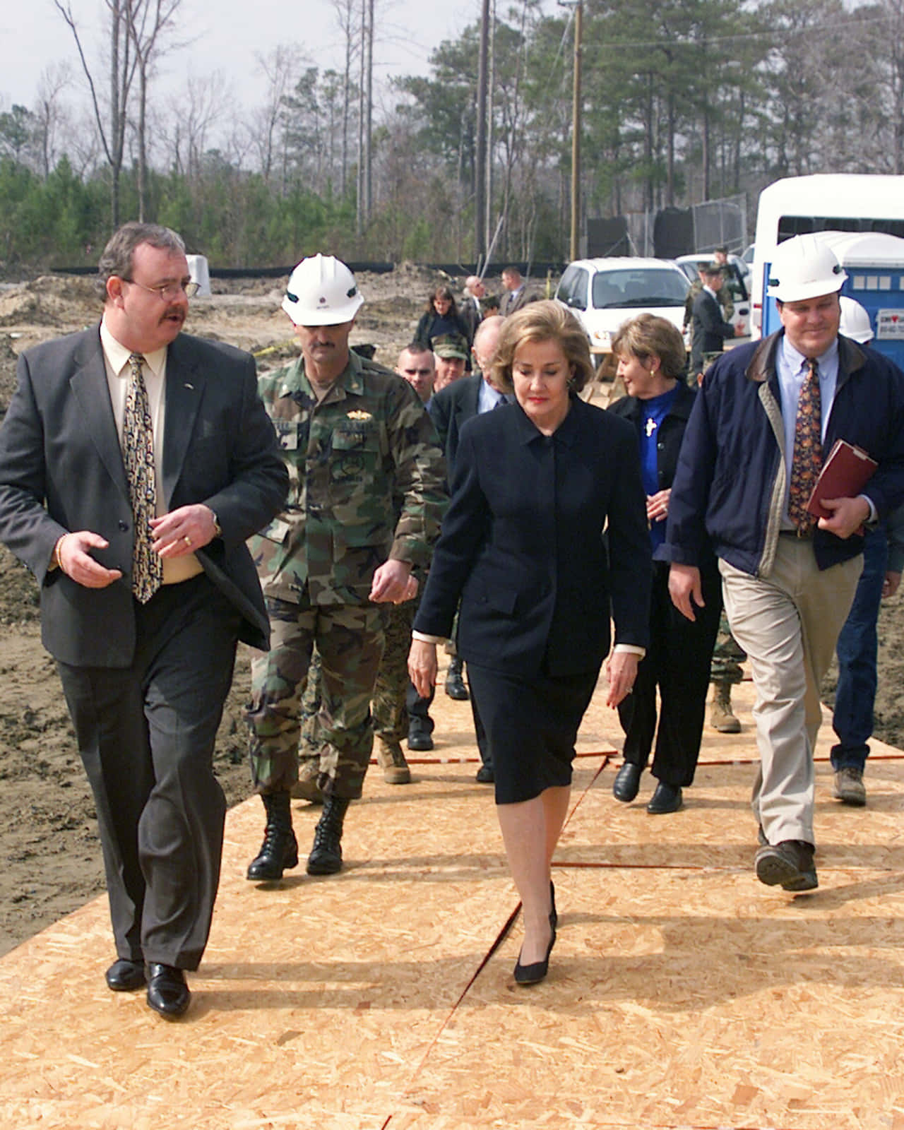 Elizabeth Dole With Transportation Department Wallpaper