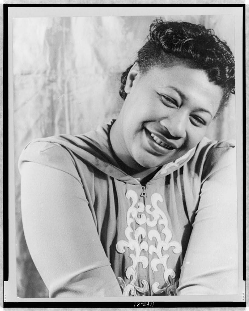 Ella Fitzgerald Leaning Wallpaper