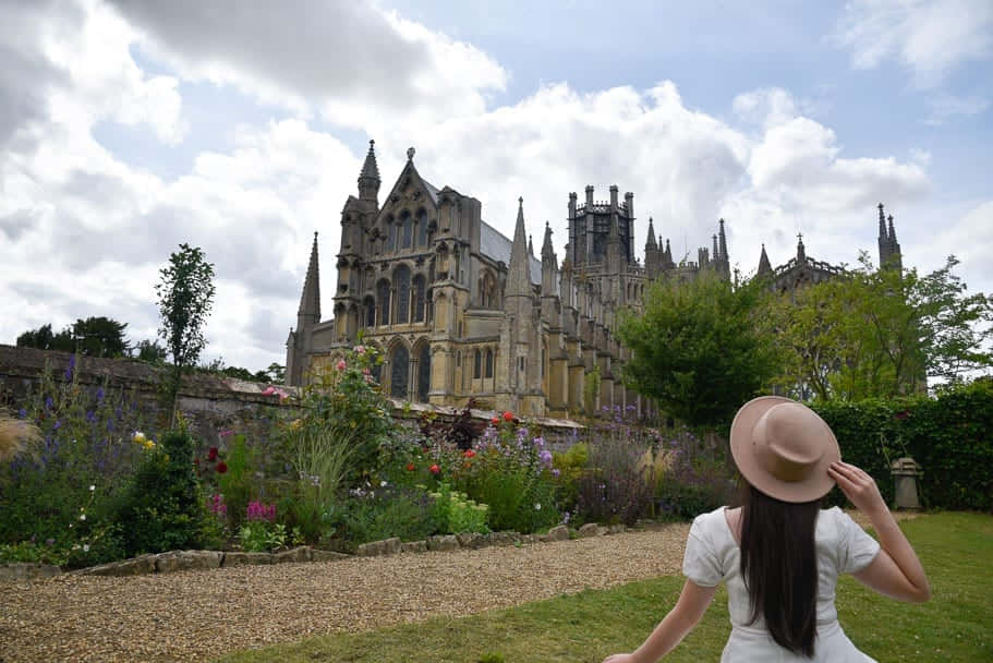 Ely Cathedral Visitor View Wallpaper