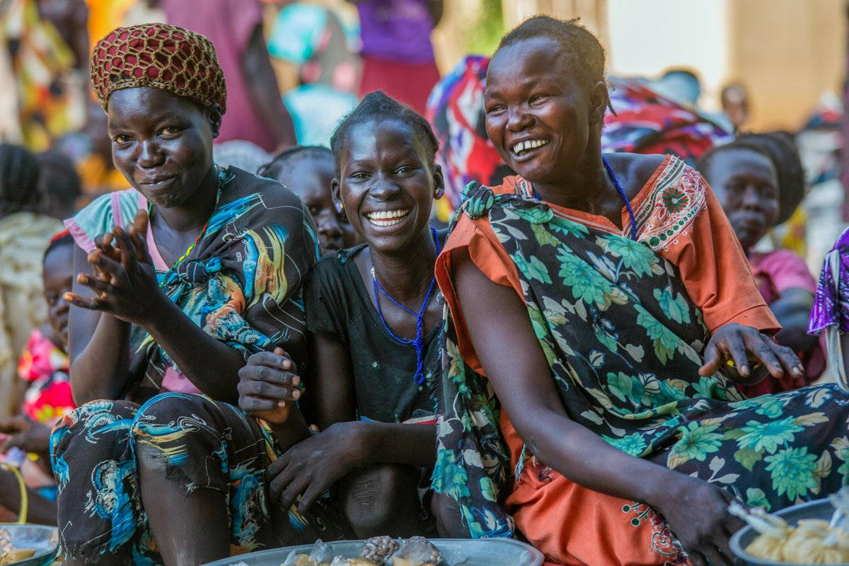 Embracing Tradition - Incredible Women Of Sudan Wallpaper