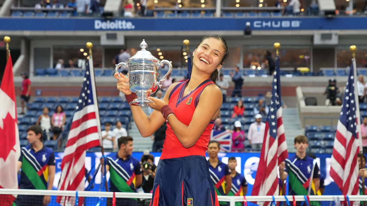 Emma Raducanu Us Open Female Champion Wallpaper