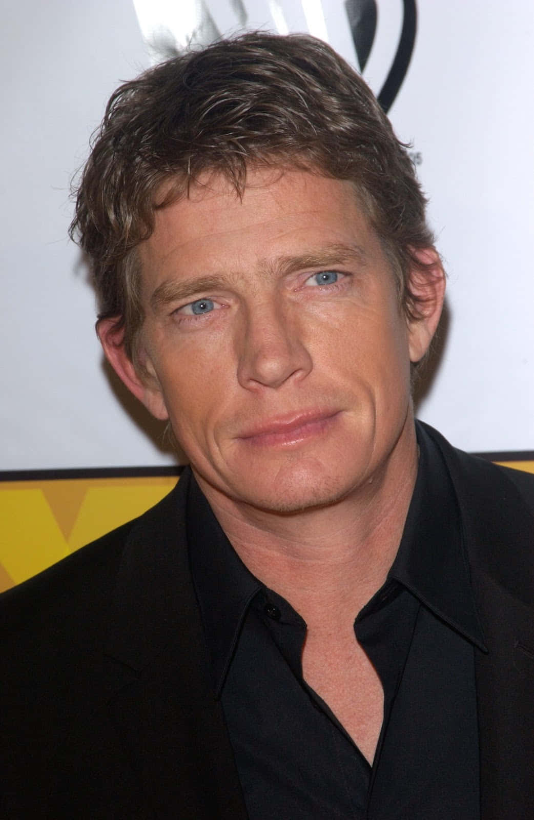 Emmy Award-winning Actor Thomas Haden Church In A High-resolution Portrait. Wallpaper