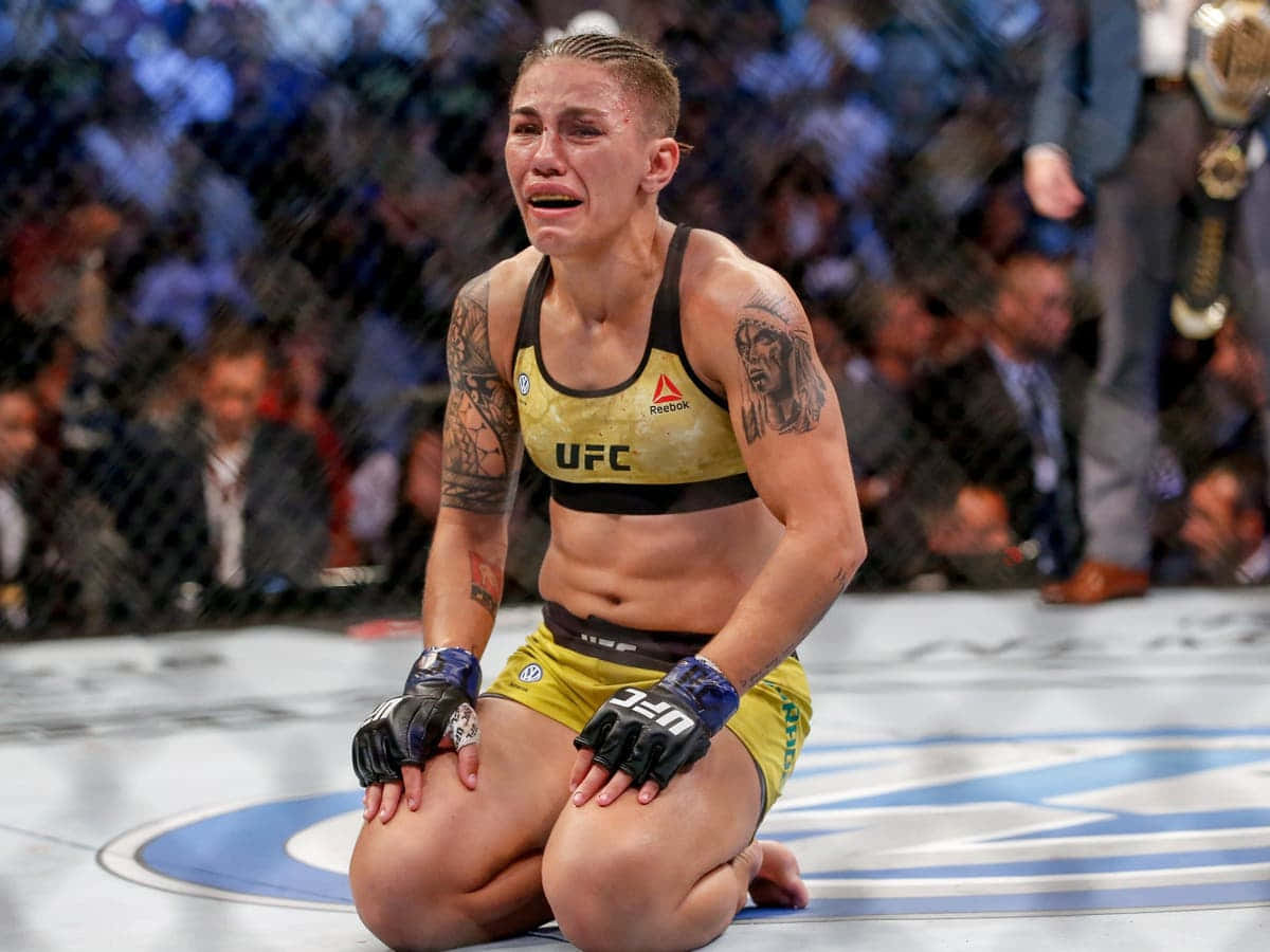 Emotional Moment Of Jéssica Andrade In The Octagon Wallpaper