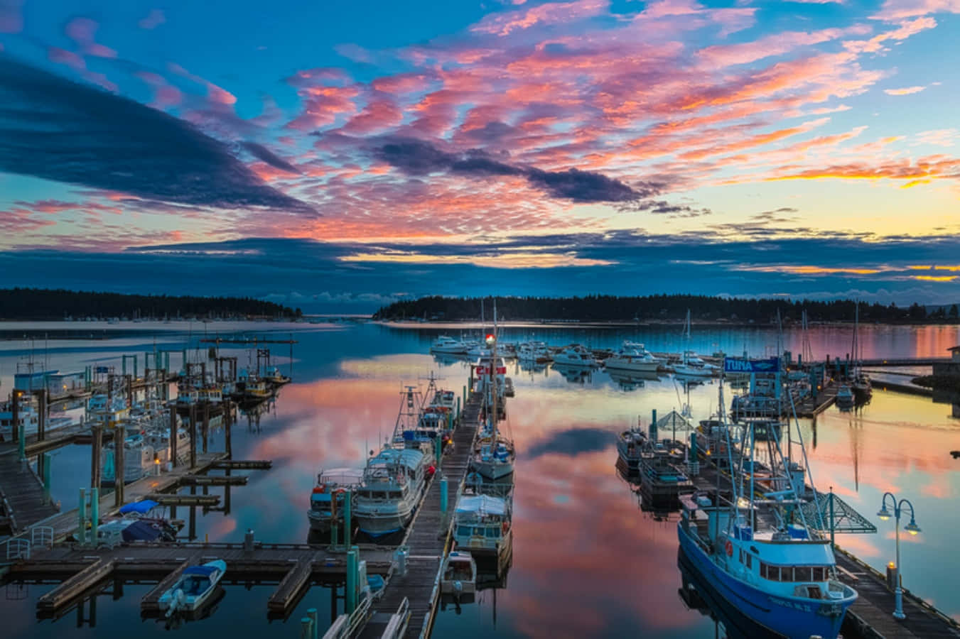 Encapsulating Nanaimo's Tranquil Beauty Wallpaper