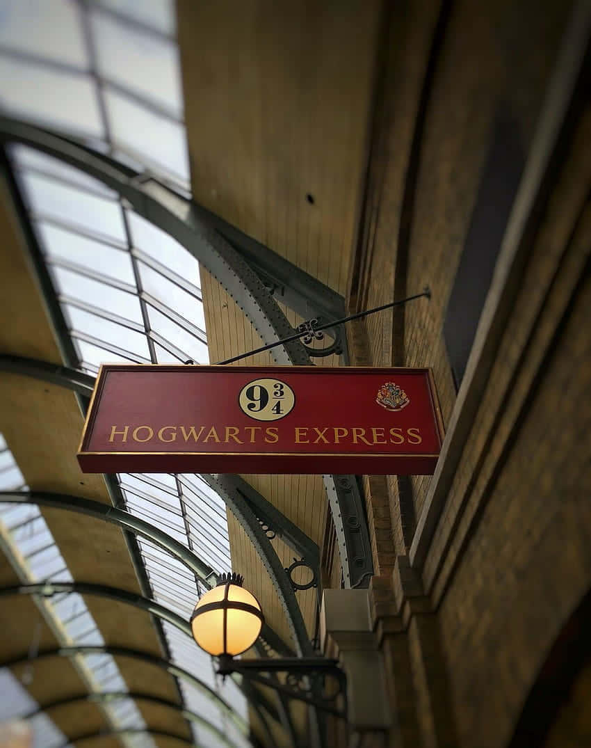 Enchanting Entrance To Platform 9 3/4 Wallpaper