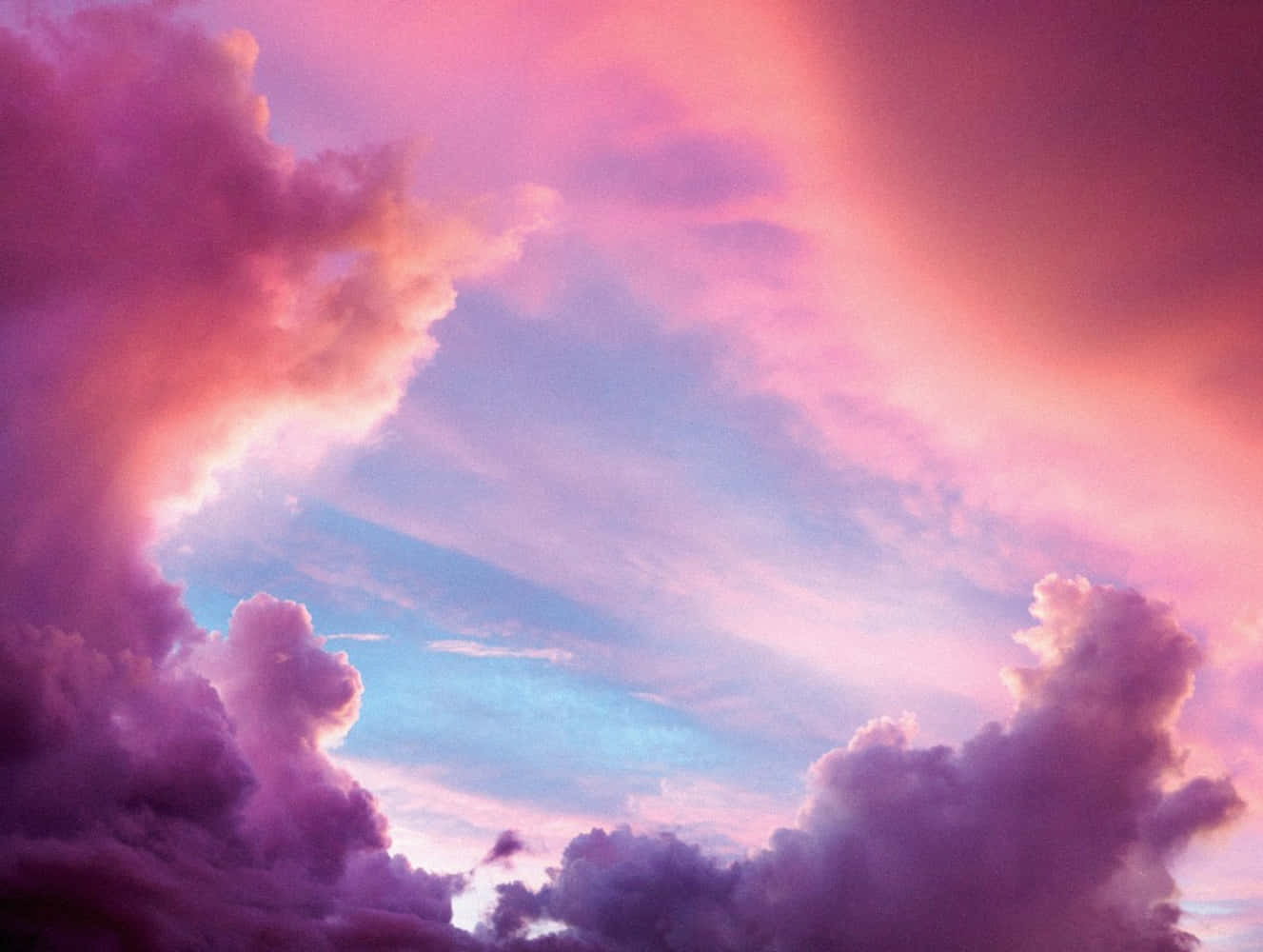 Enchanting Pink Sky At Sunset Wallpaper